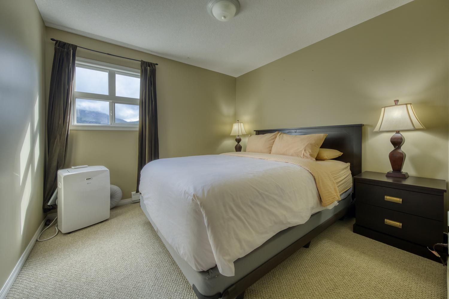 The Peaks 3 Bedroom Mountain View Condo Radium Hot Springs Exterior photo