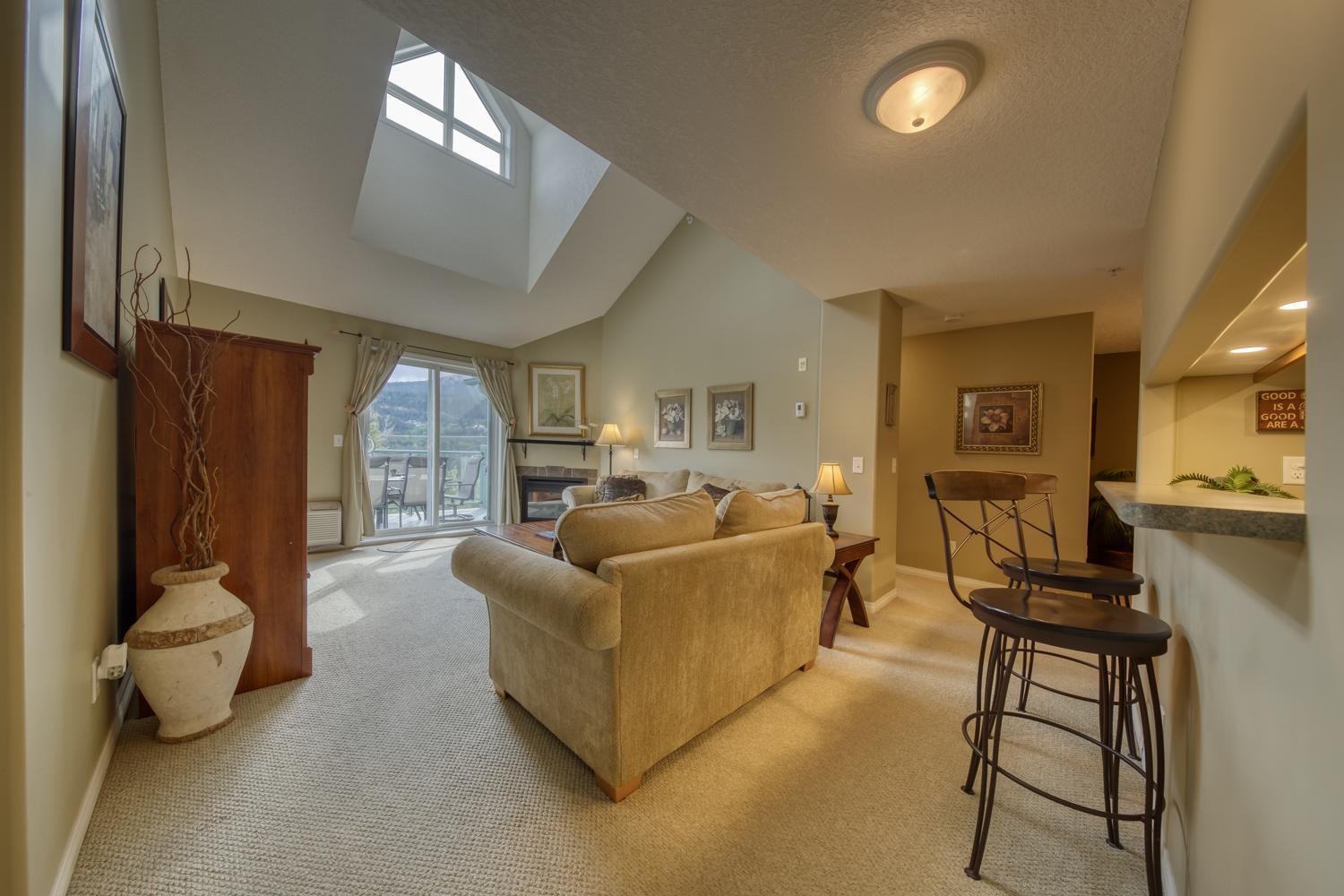The Peaks 3 Bedroom Mountain View Condo Radium Hot Springs Exterior photo