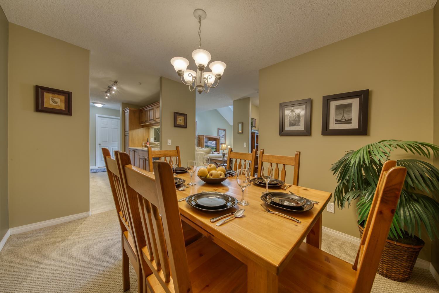 The Peaks 3 Bedroom Mountain View Condo Radium Hot Springs Exterior photo